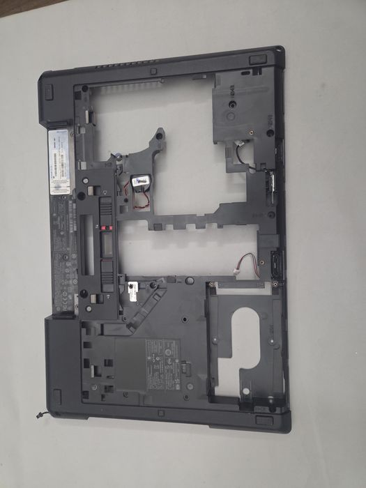 Sprzedam dolną obudowę  do Laptopa HP Probook 6560B