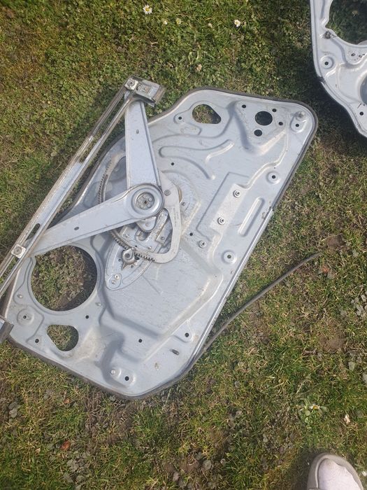 Склопідйомники Volvo V50(задній правий)