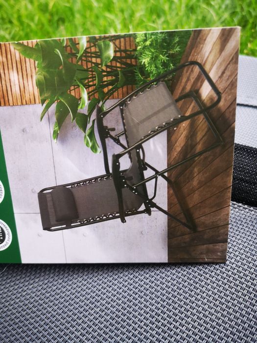 Meble ogrodowe: stół i 6 krzeseł