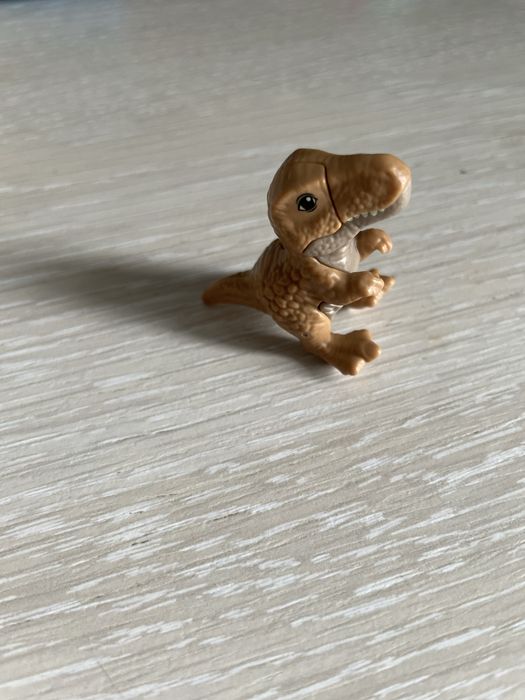 Кіндер Динозаври)