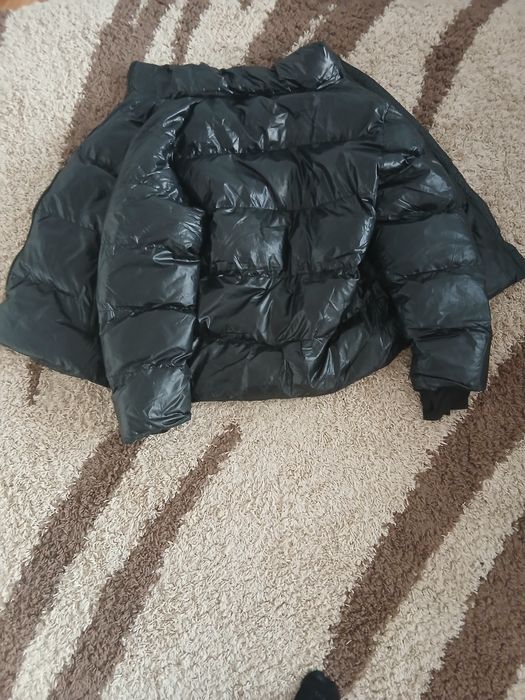 Куртка чорна зимова , носив місяць