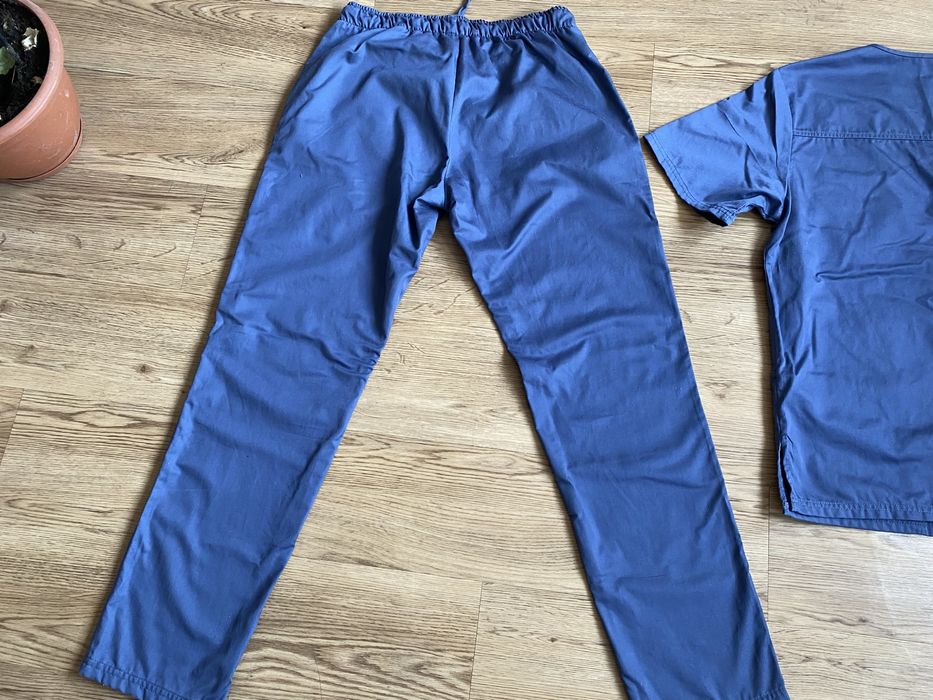 Продам медицинский костюм медична форма