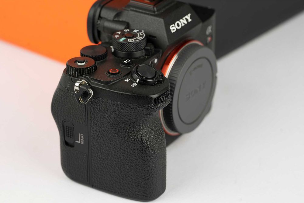 Sony A7R V práticamente nova, sem marcas de uso