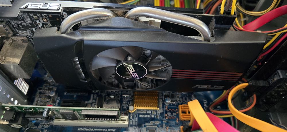 Комп'ютер на запчастини