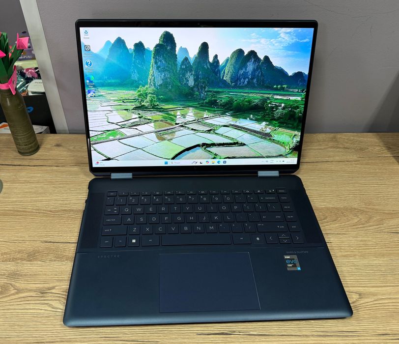 HP SPECTRE 16 X360 i7 11390H/16 Ram/ 256/ 3K Touch/ Intel XE