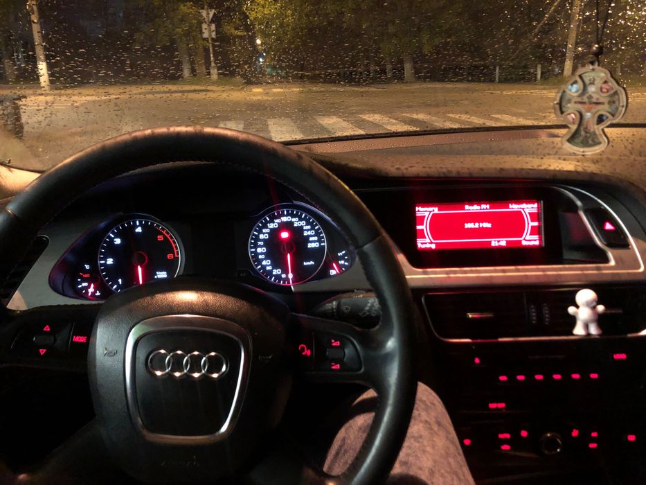 Продам Audi A 4 B 8