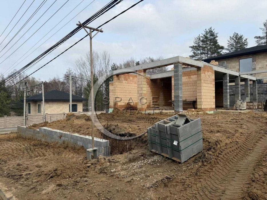 Продаж 2 поверхового будинку 450м2 з бомбосховищем, с. Гореничі