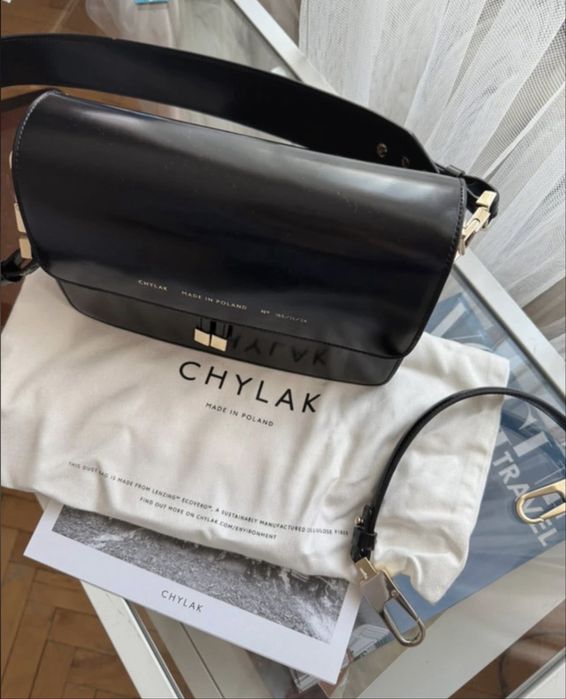 Gladki klasyk chylak torebka dwa paski lakier