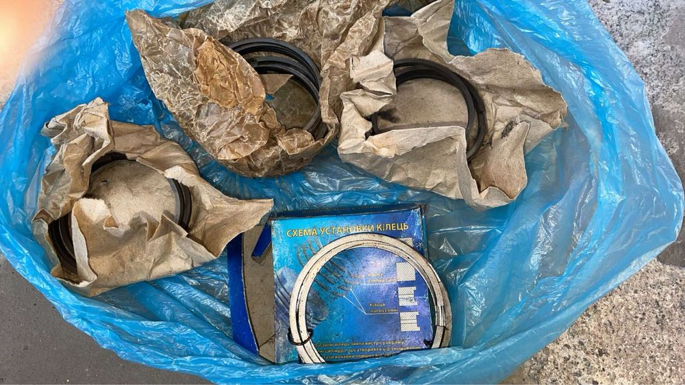 Продам двигун мт-10 (Днепр) в розібраному стані