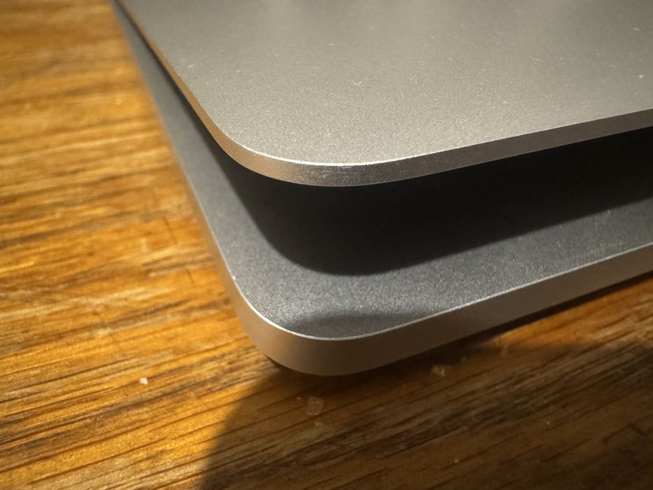 Macbook pro 13 M2 2022 8/256