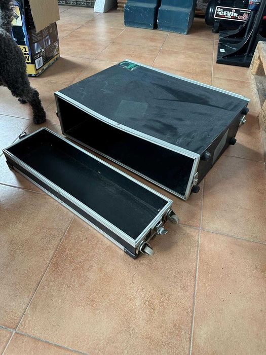 Lote 2 Malas Vintage: Flight Case c/ Rodas + Maleta Linguaphone