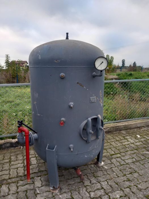 Sprzedam hydrofory po 1000 l 2 sztuki