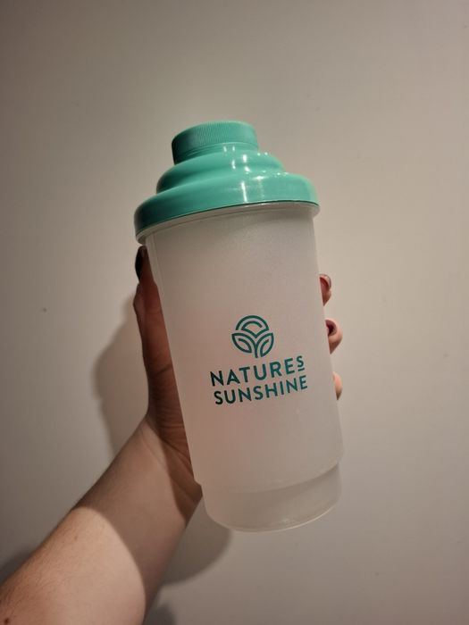 Nowy Shaker z sitkiem