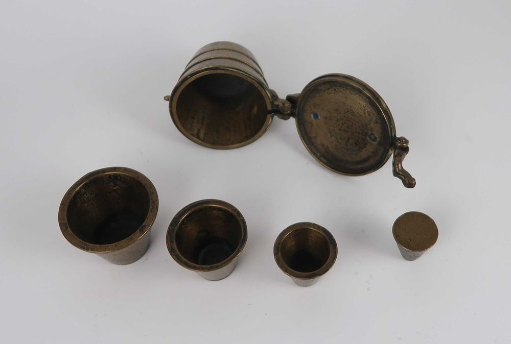 Conjunto de pesos de farmácia Séc. XIX/XX (Ref. 2)