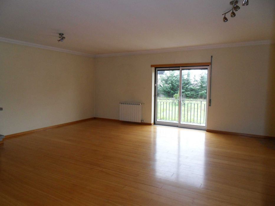 Excelente Moradia Isolada T5, 350m2, Aquec Central, Rio de Loba, Viseu