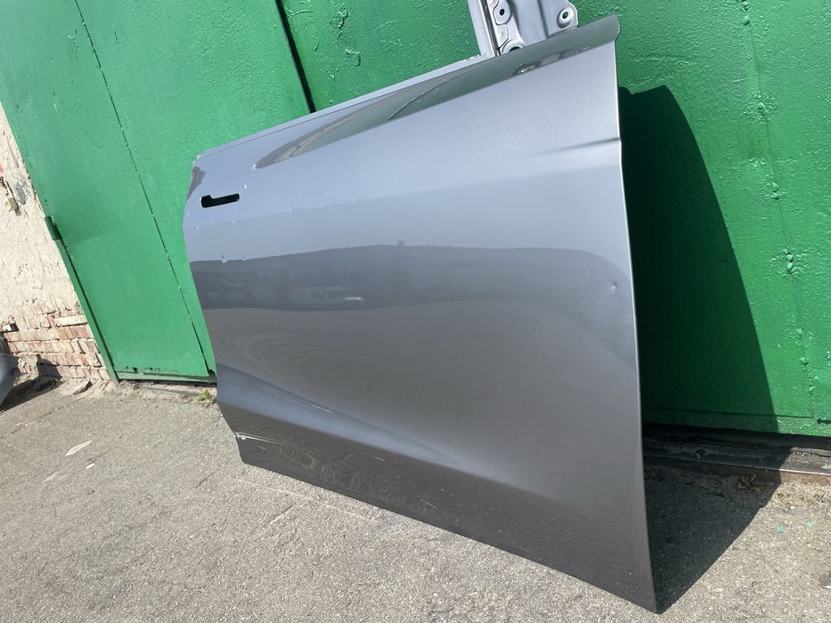 Двері праві тесла вай Tesla y my