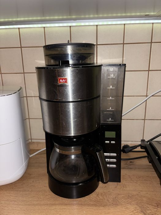 Ekspres do kawy z młynkiem aromafresh