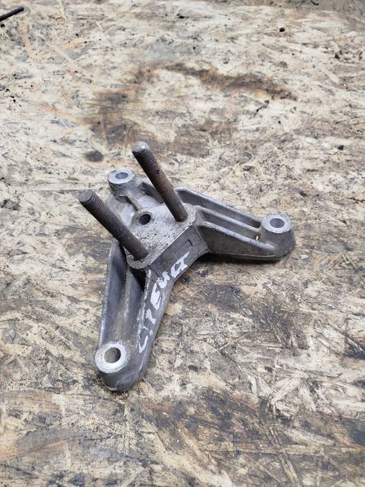 Кронштейн КПП лівий MR222150 Mitsubishi Space Star, Carisma