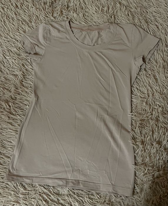 Бежева футболка S як від скімс