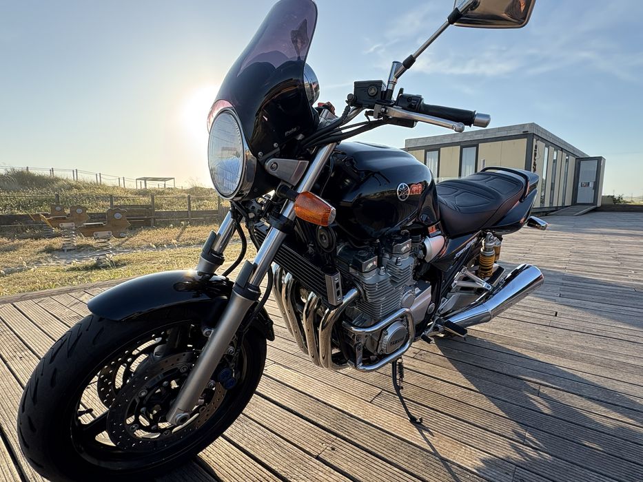 YAMAHA XJR 1300 - como nova e 100% original