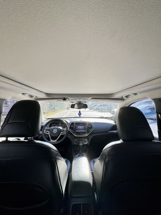 Jeep cherokee 3.2, 2017 року