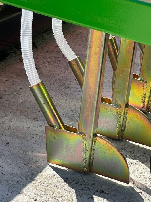 Овочева сівалка до мінітрактора 8 рядків