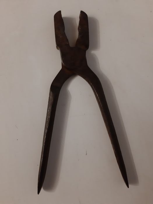 Продам Плоскогубцы металлические СССР