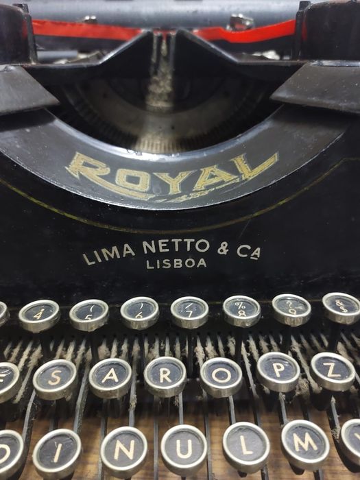 Máquina de Escrever Antiga Royal