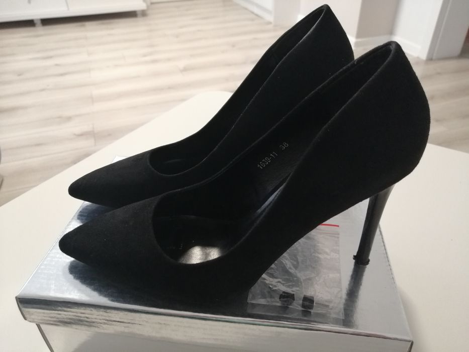 Buty na obcasie roz 38
