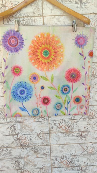 Яскраві декоративні наволочки (інтер'єр, декор)