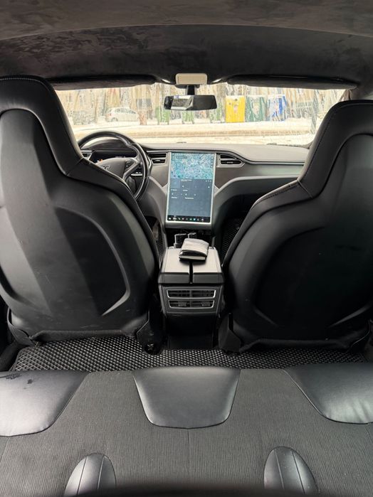 Tesla S85 rezerwacja