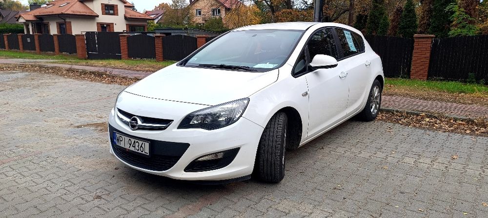 Astra J 2016 Salon PL