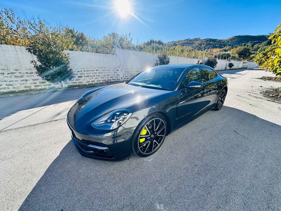 Porsche Panamera Sport Turismo 4 E-Hybrid