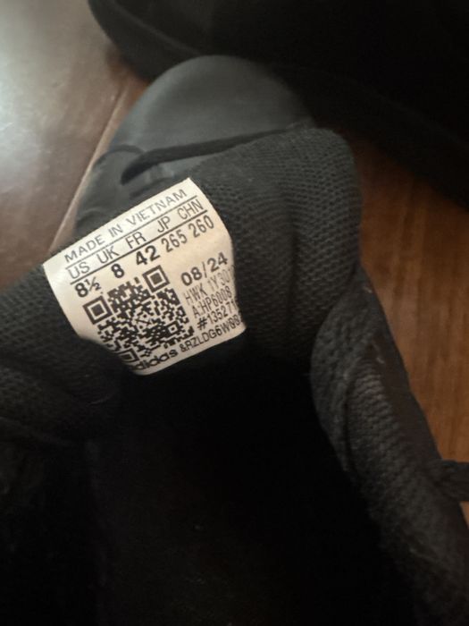 Продам кроссовки адидас 42 размера