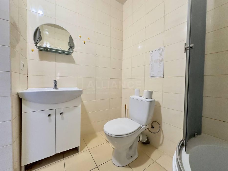 Продається 2х кімнатна квартира в новобудові вул.Коновальця