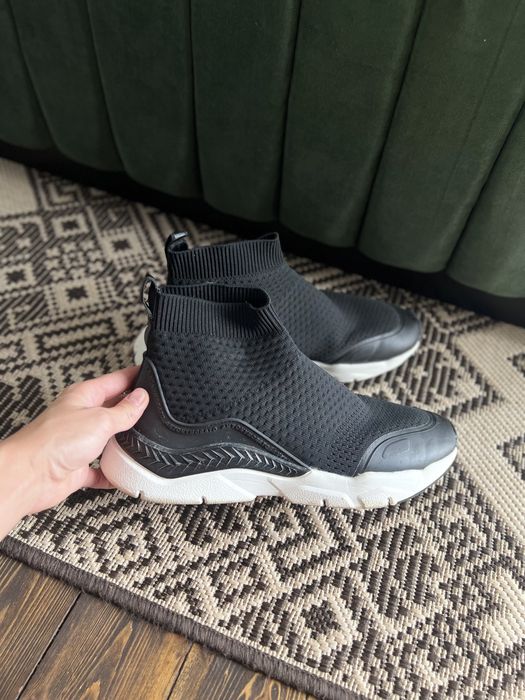 Кросівки чоловічі 42