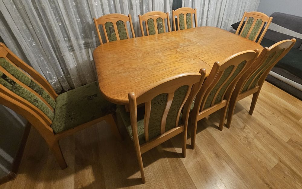 Stół drewniany rozkładany + 8 krzeseł