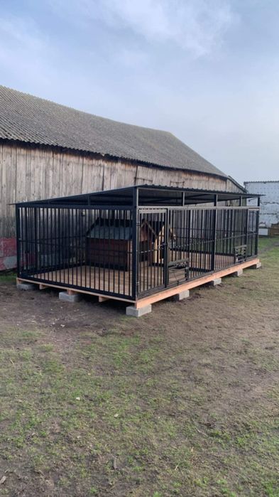 Kojec dla piesków ładny