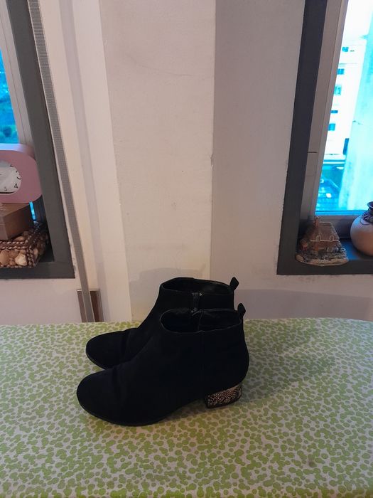 Vendo Botas de Senhora INEXTENSO muito bonitas como novas