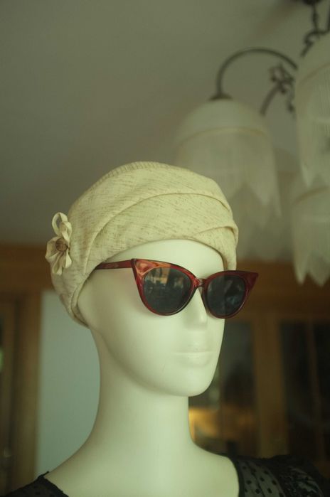 jasny kremowy turban toczek letni real vintage od modystki ecru retro