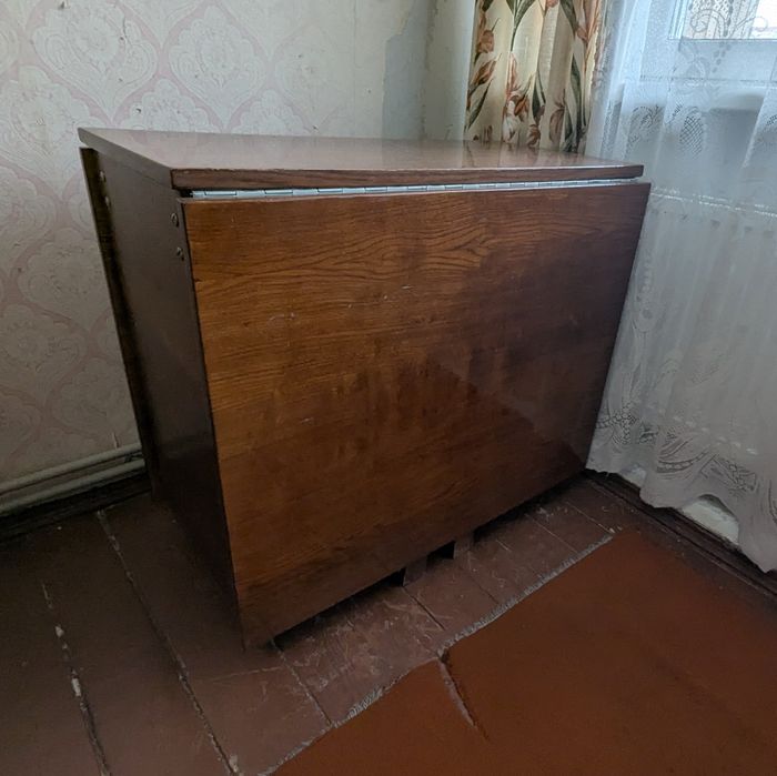 Розкладний стіл-тумба