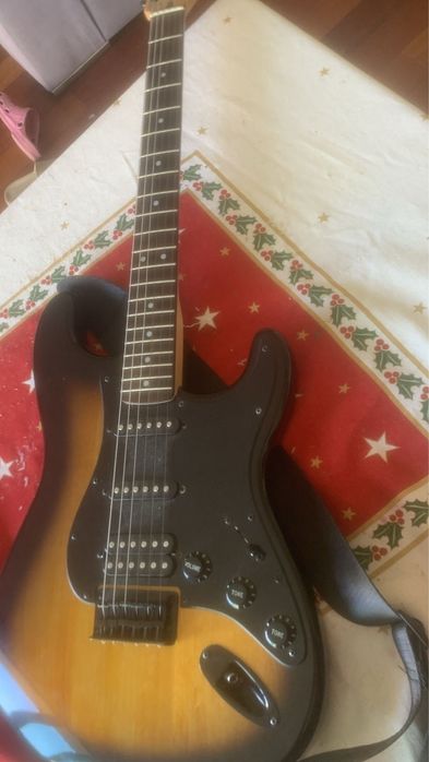 Guitarra strato fender squier edição limitada