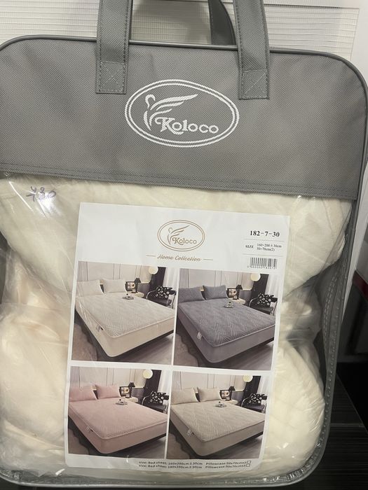 Покривало з наволочками