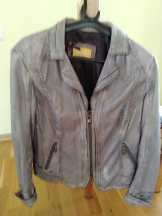 Жіноча шкіряна куртка