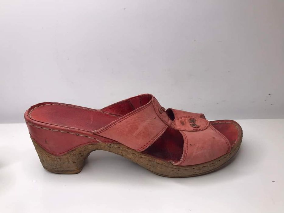 Klapki skorzane Tamaris  Rozmiar 39