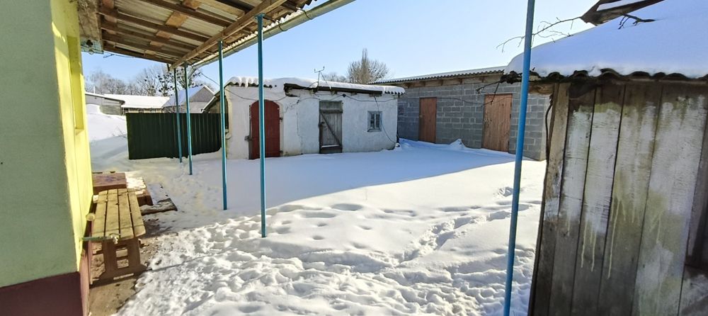 Продам житловий будинок в селі Пекалів