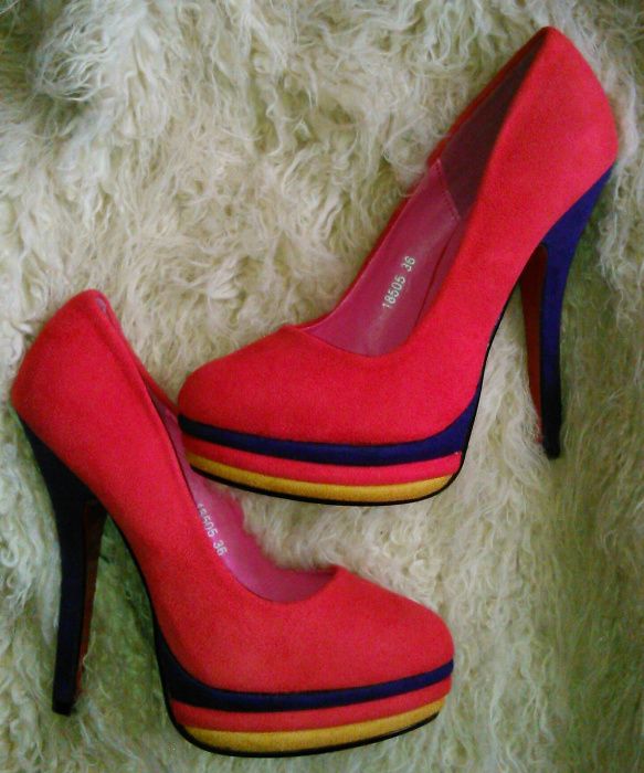 Szpilki zamsz czerwone fioletowe żółte podeszwa czerwona