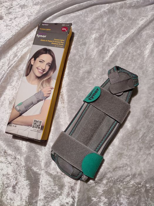 Orteza Tynor  M/L ortopedyczna na nadgarstek stabilizator nadgarstka