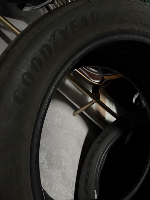 Комплект літніх шин в розмірі 275/45/21 Good Year Eagle F1 110H 2023