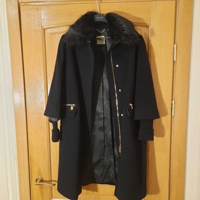 Пальто демисезонное Bessini, рукав 3/4, мех воротник- бобёр. Размер 38